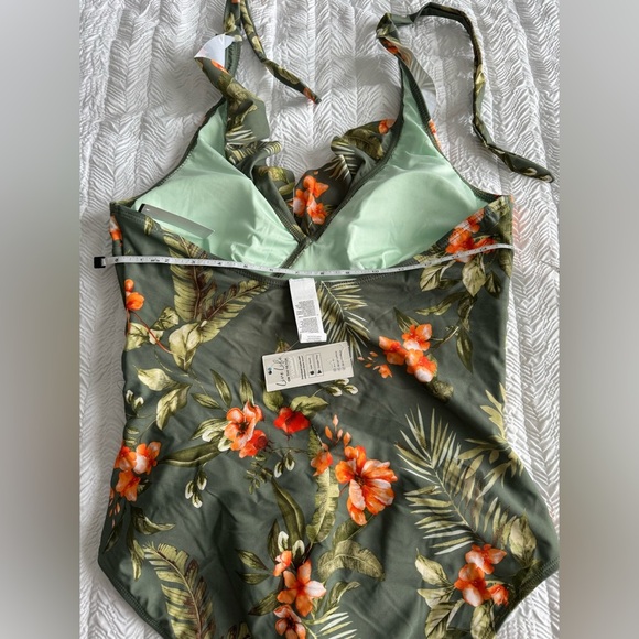 Women's CUPSHE Tropical Flutter Halter Tummy Control One-Piece Swimsuit (new) - Picture 6 of 8